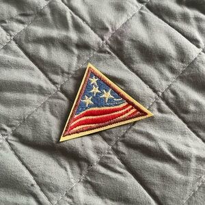 Girl Scouts Wave the Flag Badge